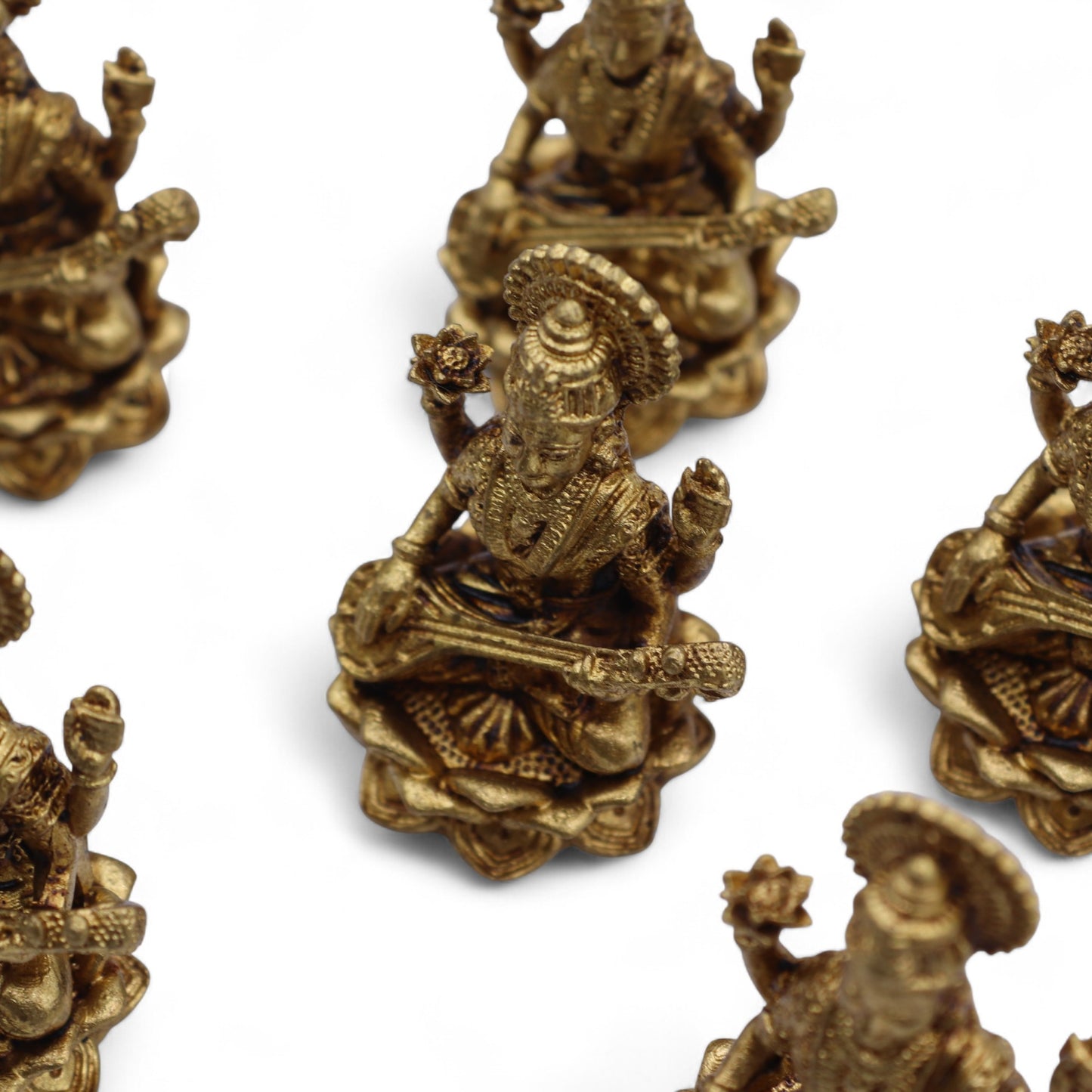 DIOSES EN MINIATURA DE LATÓN - SARASWATI - 34MM