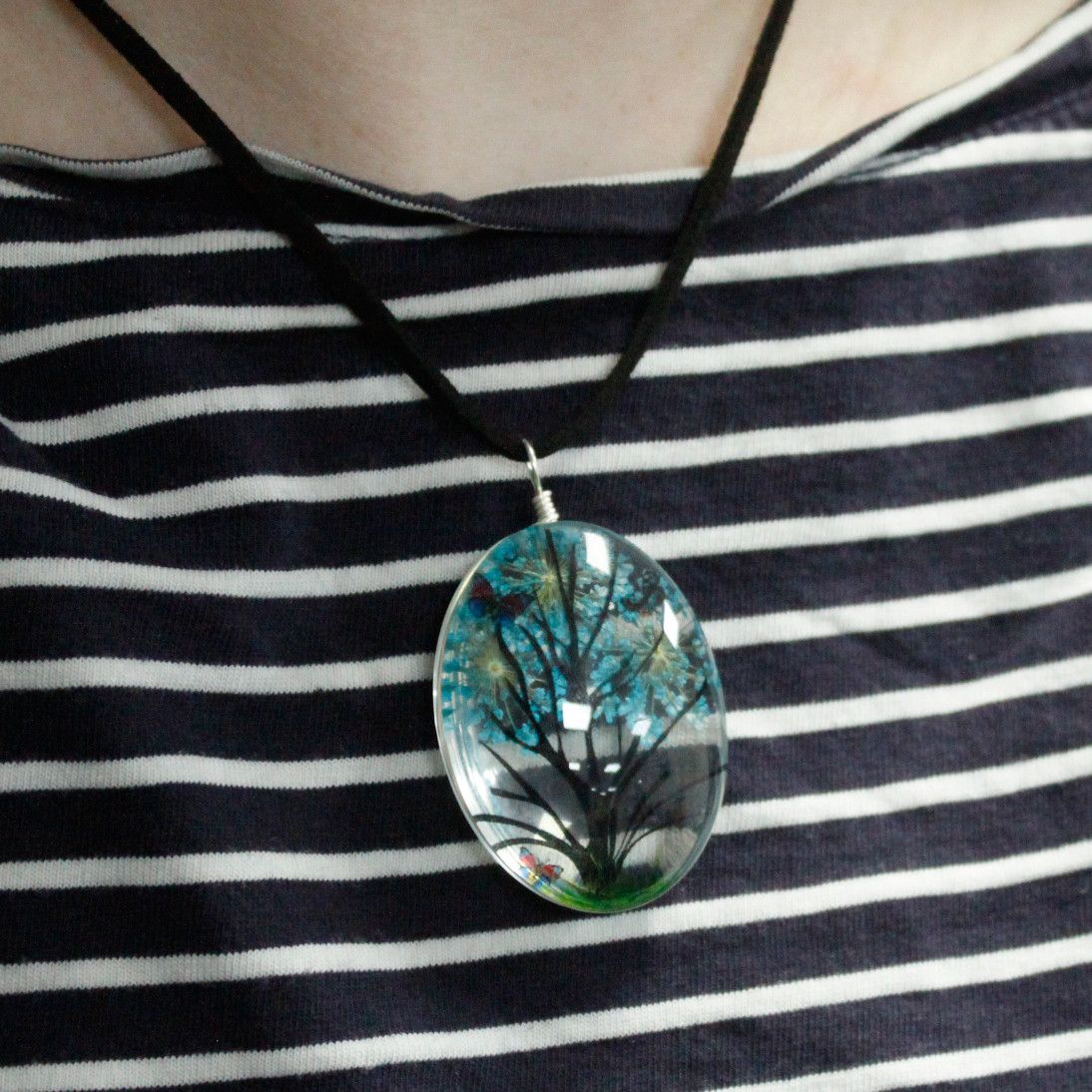 PENDIENTES Y COLLAR DE FLORES PRENSADAS - ÁRBOL DE LA VIDA BLANCO