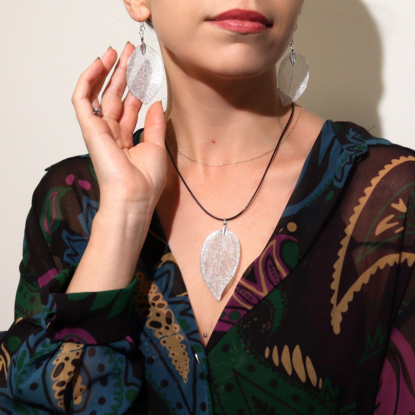 PENDIENTES HOJA DE VALOR - PLATA